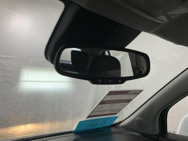 Photo of 2018 Summit White Chevrolet Trax