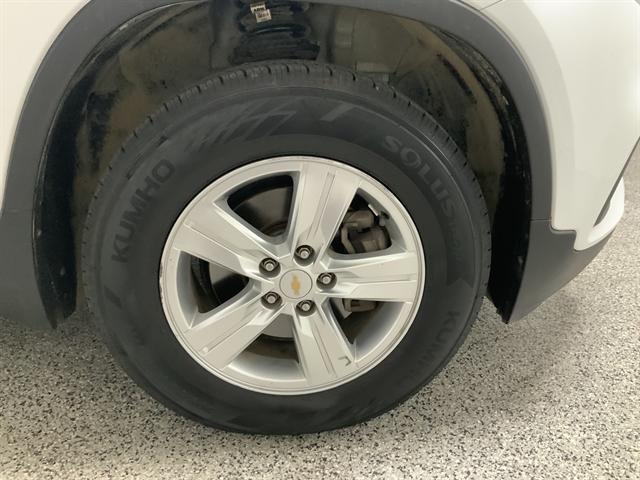 Photo of 2018 Summit White Chevrolet Trax