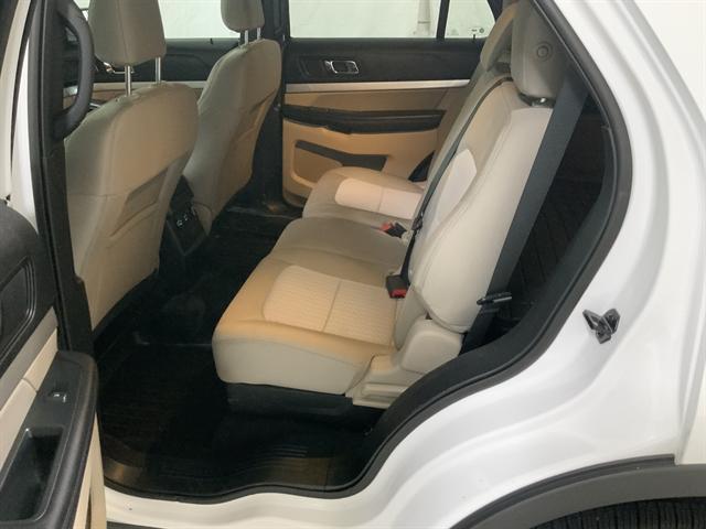 Photo of 2019 Oxford White Ford Explorer