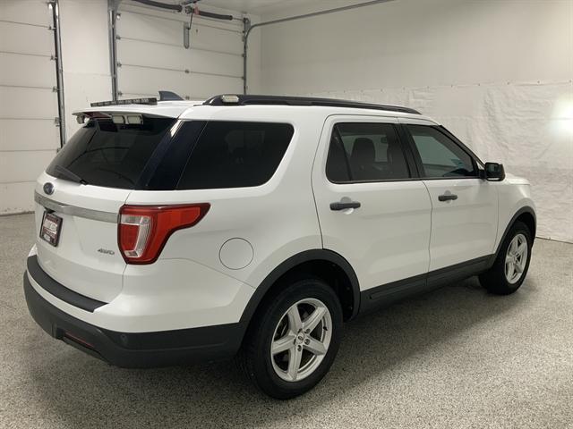 Photo of 2019 Oxford White Ford Explorer