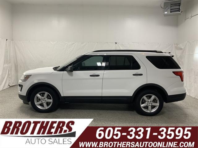 Photo of 2019 Oxford White Ford Explorer
