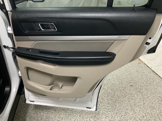 Photo of 2019 Oxford White Ford Explorer