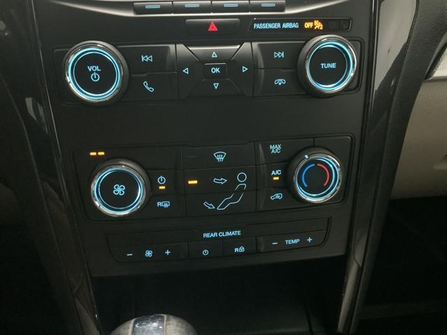 Photo of 2019 Oxford White Ford Explorer