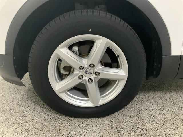 Photo of 2019 Oxford White Ford Explorer