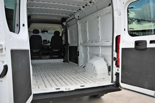 Photo of 2023 White RAM ProMaster 2500