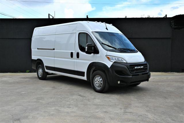 Photo of 2023 White RAM ProMaster 2500