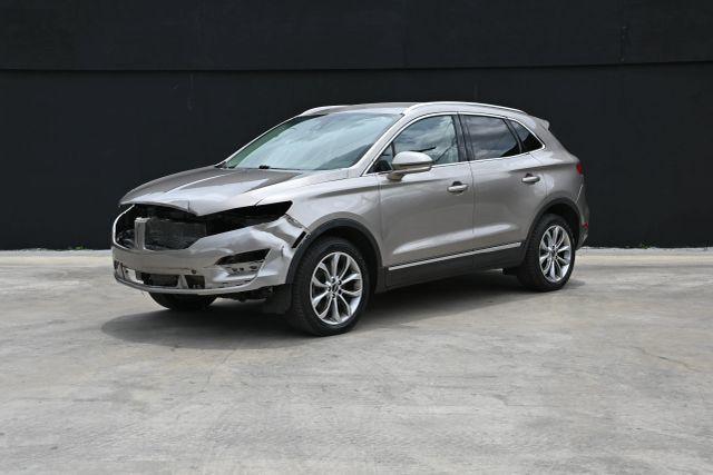 Photo of 2019 Gray Lincoln MKC