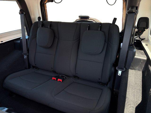 Photo of 2022 Black Clearcoat Jeep Wrangler