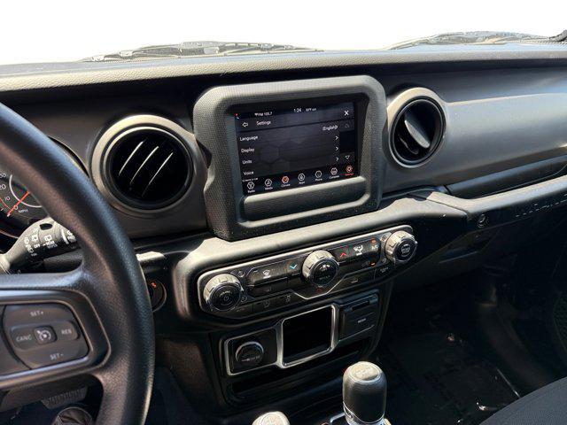 Photo of 2022 Black Clearcoat Jeep Wrangler