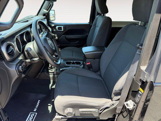 Photo of 2022 Black Clearcoat Jeep Wrangler