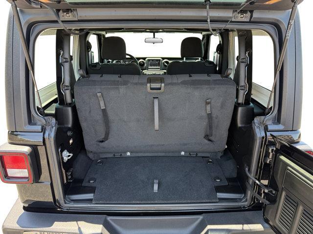 Photo of 2022 Black Clearcoat Jeep Wrangler