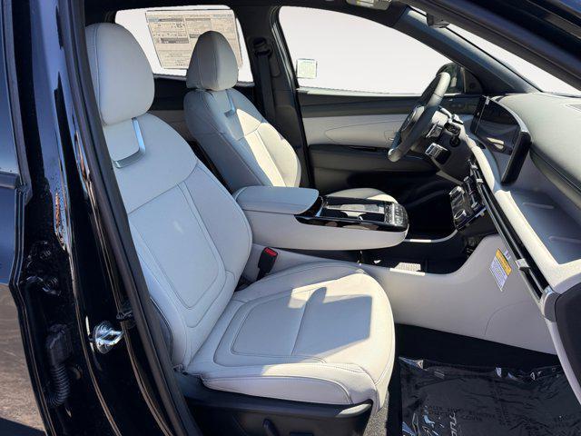 Photo of 2025 Phantom Black Hyundai TUCSON