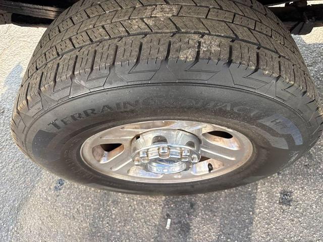 Photo of 2005 Black Ford F-350