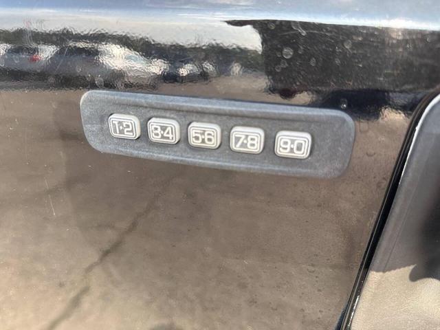 Photo of 2005 Black Ford F-350