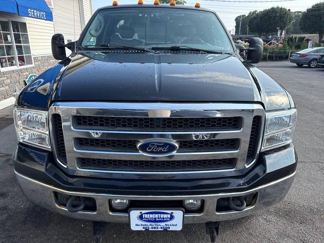 Photo of 2005 Black Ford F-350