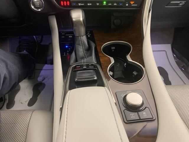 Photo of 2017 Silver Lining Metallic Lexus RX 350