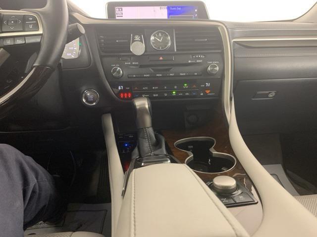 Photo of 2017 Silver Lining Metallic Lexus RX 350