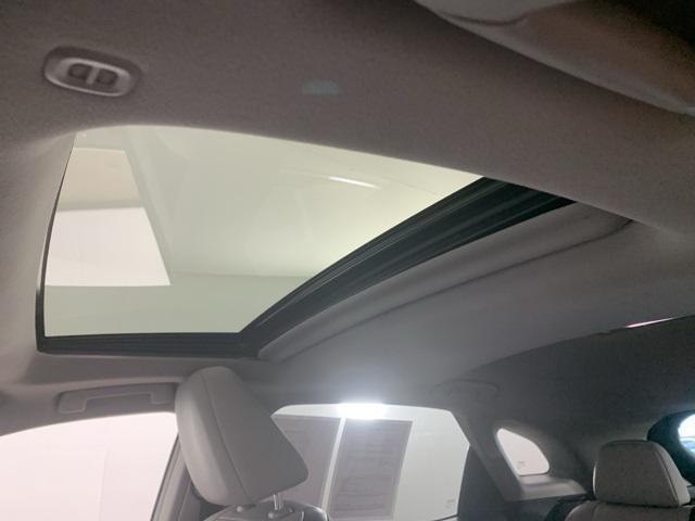 Photo of 2017 Silver Lining Metallic Lexus RX 350