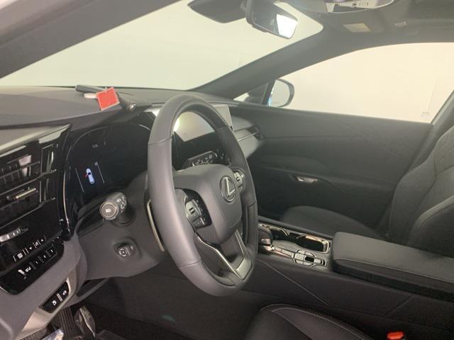 Photo of 2025 Ultra White Lexus RX 350