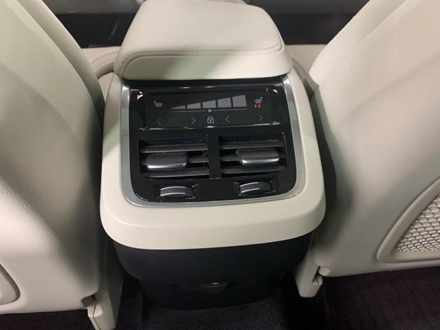 Photo of 2022 White Volvo XC60