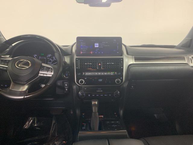 Photo of 2023 Atomic Silver Lexus GX 460