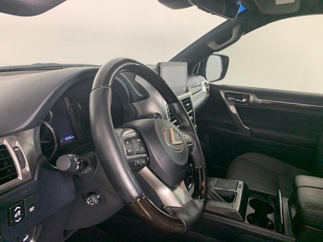 Photo of 2023 Atomic Silver Lexus GX 460