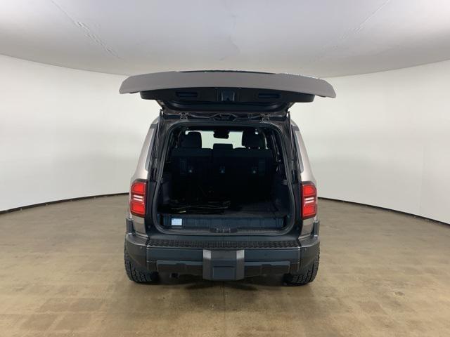 Photo of 2024 Meteor Shower Toyota Land Cruiser