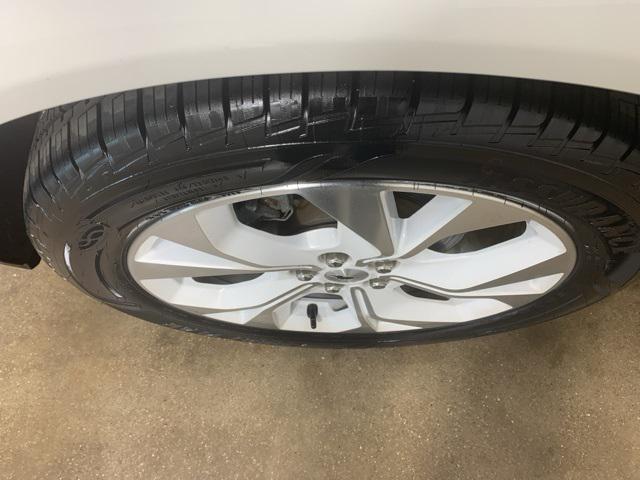 Photo of 2022 White Ford Mustang Mach-E