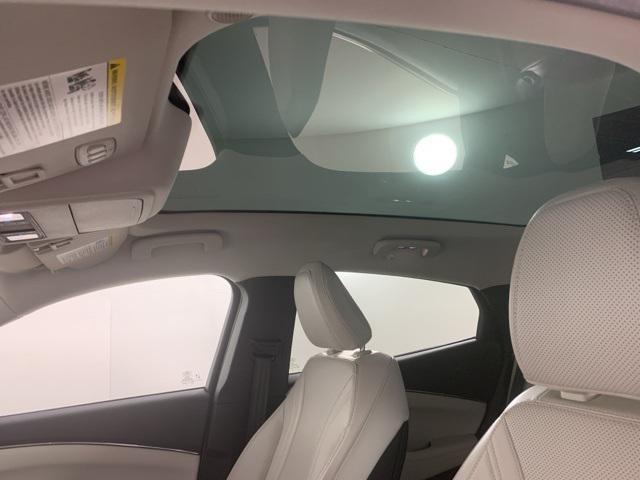 Photo of 2022 White Ford Mustang Mach-E