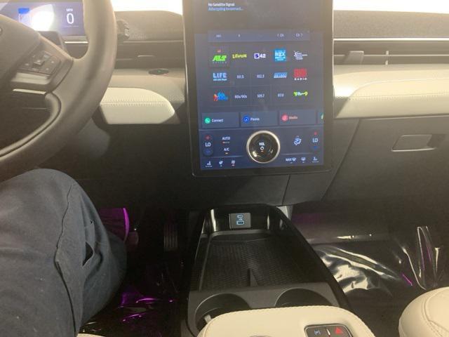 Photo of 2022 White Ford Mustang Mach-E