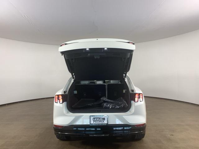 Photo of 2022 White Ford Mustang Mach-E