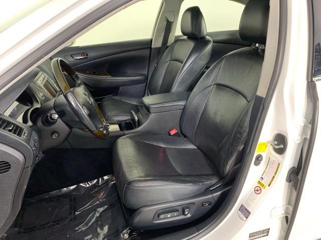 Photo of 2012 White Lexus ES 350