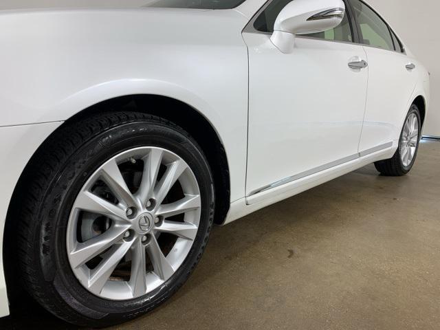 Photo of 2012 White Lexus ES 350