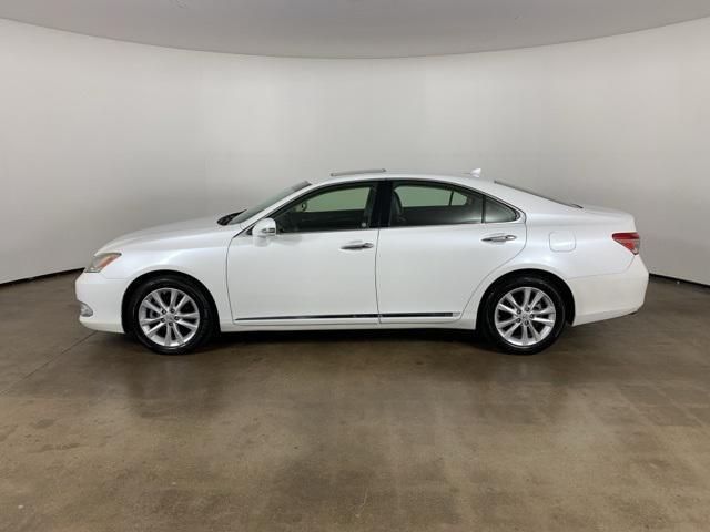 Photo of 2012 White Lexus ES 350