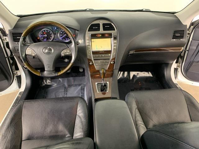 Photo of 2012 White Lexus ES 350
