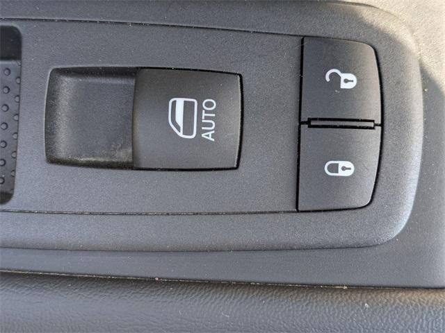 Photo of 2024 Silver Mist Clearcoat Chrysler Pacifica