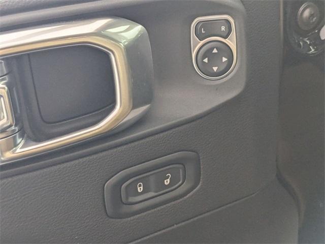 Photo of 2022 Black Clearcoat Jeep Gladiator
