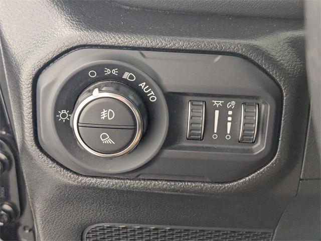 Photo of 2022 Black Clearcoat Jeep Gladiator