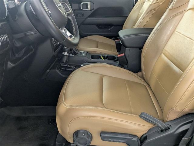 Photo of 2022 Black Clearcoat Jeep Gladiator