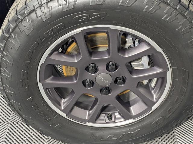 Photo of 2022 Black Clearcoat Jeep Gladiator