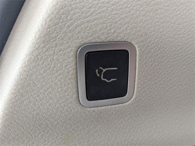 Photo of 2018 Molten Silver Chrysler Pacifica