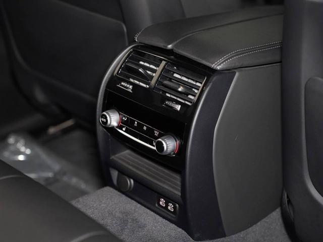 Photo of 2021 Black Sapphire Metallic BMW M5