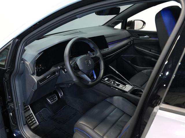 Photo of 2024 BLACK Volkswagen Golf R