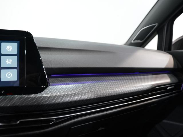 Photo of 2024 BLACK Volkswagen Golf R