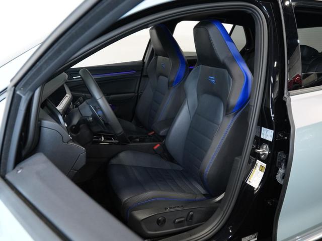 Photo of 2024 BLACK Volkswagen Golf R