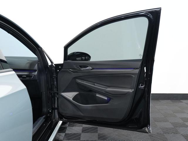 Photo of 2024 BLACK Volkswagen Golf R