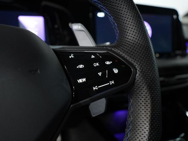 Photo of 2024 BLACK Volkswagen Golf R