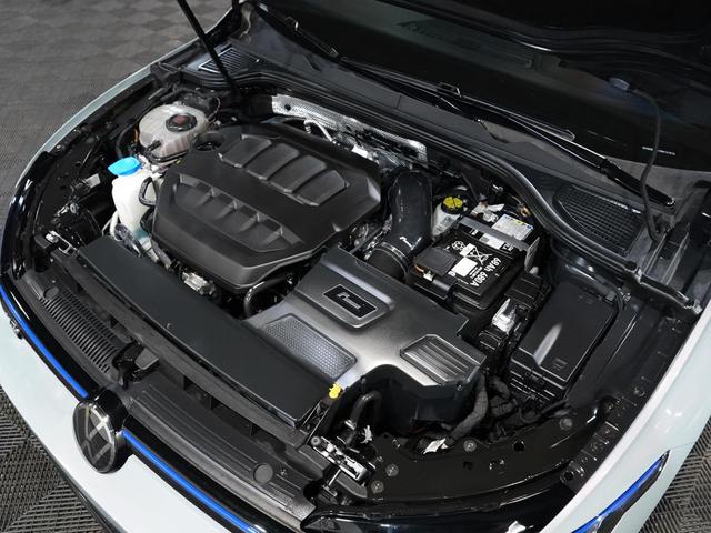 Photo of 2024 BLACK Volkswagen Golf R