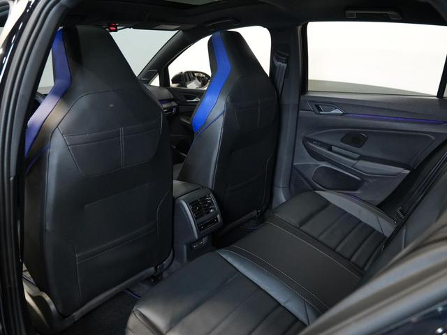 Photo of 2024 BLACK Volkswagen Golf R