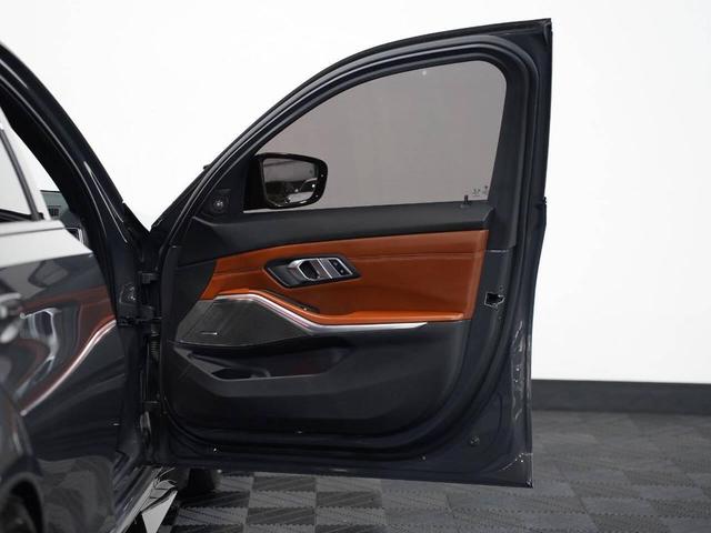 Photo of 2022 Individual Dravit Grey Metallic BMW M3